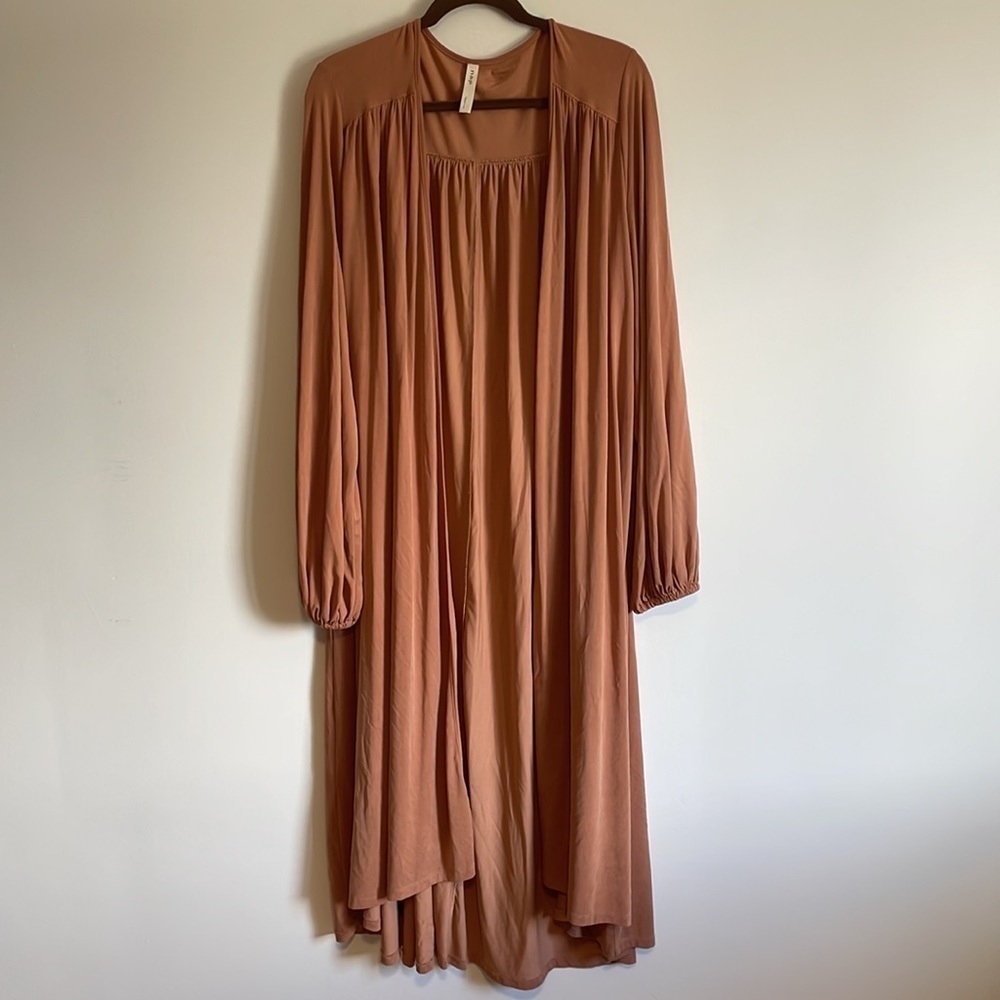 The Duster/Long Robe - Picture 4 of 15